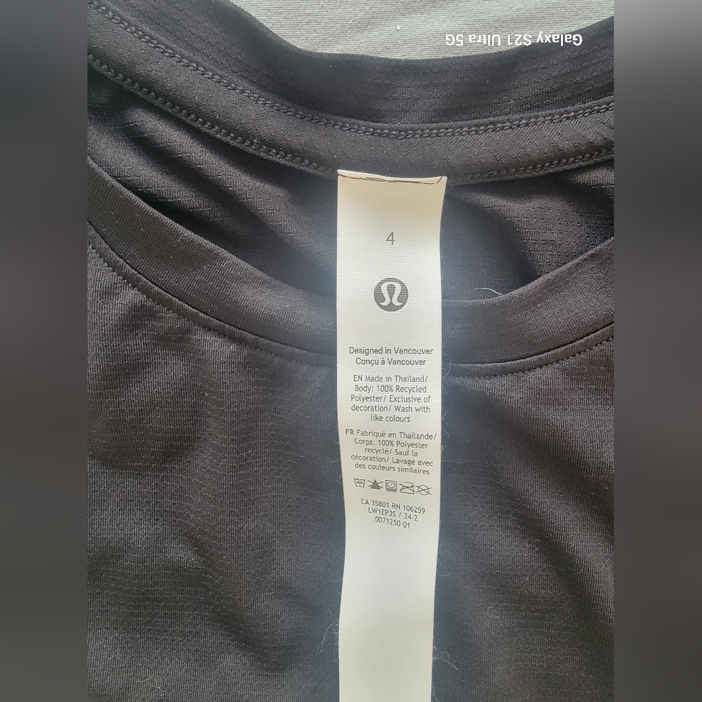 Lululemon cropped black tank - Picture 3 of 3